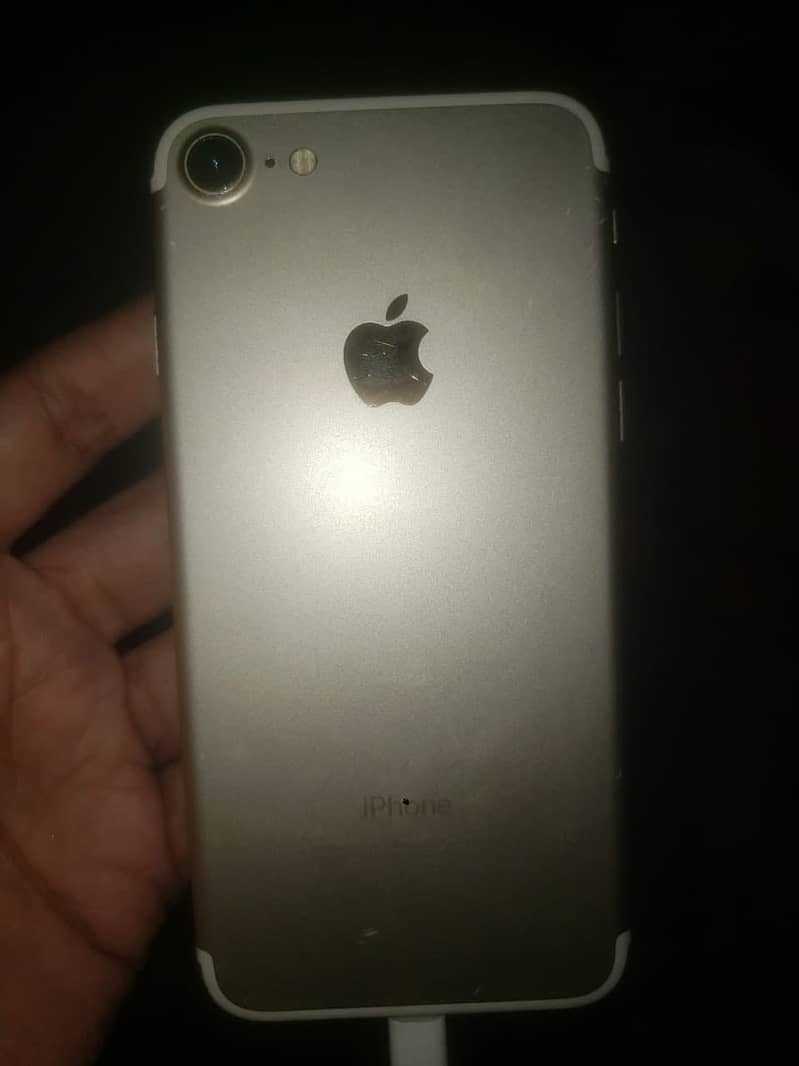 Apple iPhone 7 2