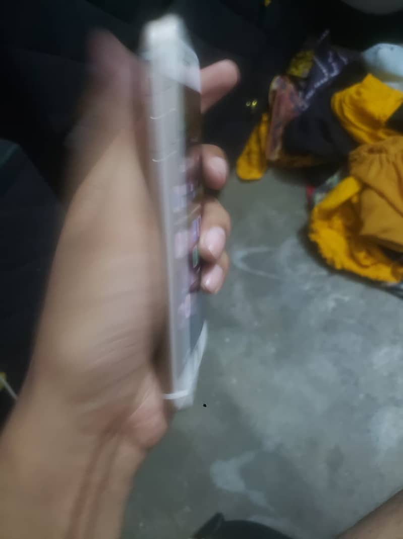 Apple iPhone 7 4