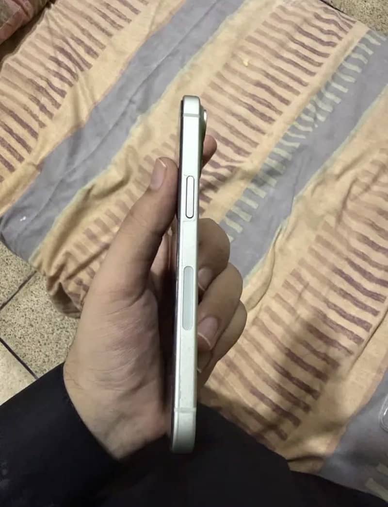 Apple iPhone 15 0