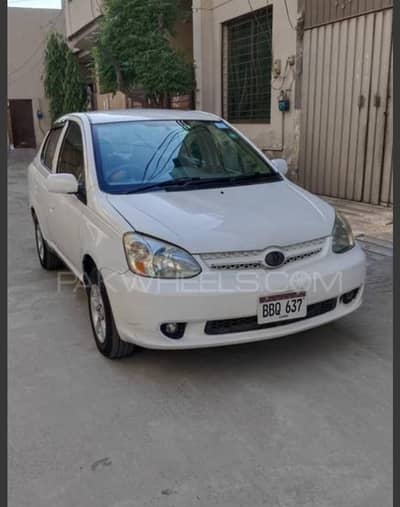 Toyota Platz 2004