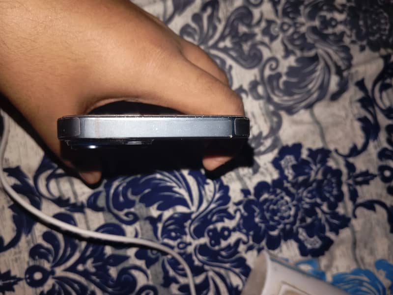 Apple iPhone 14 3
