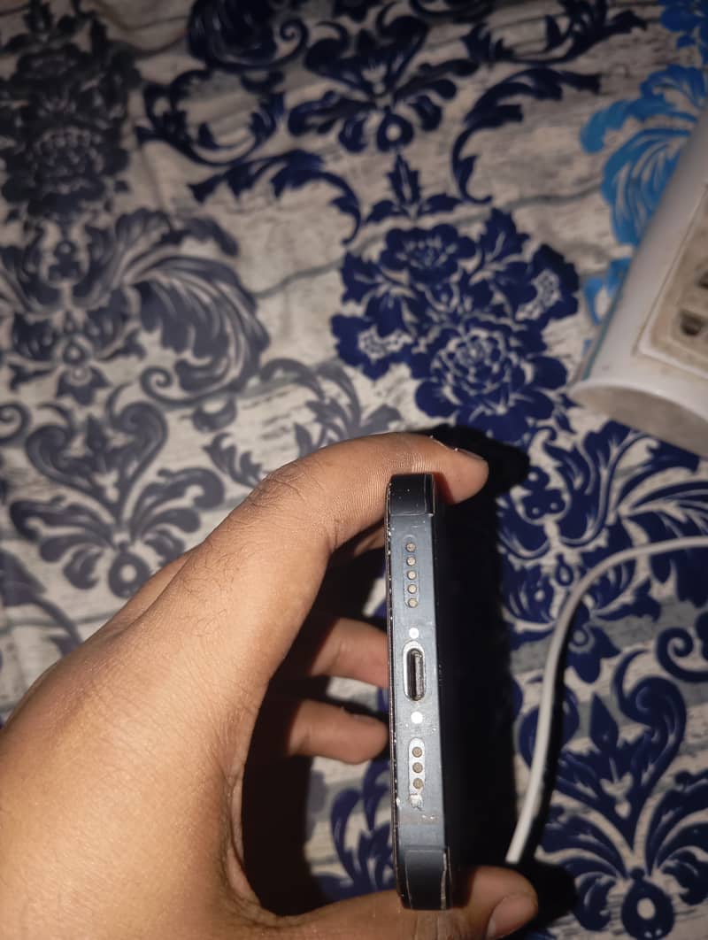 Apple iPhone 14 5