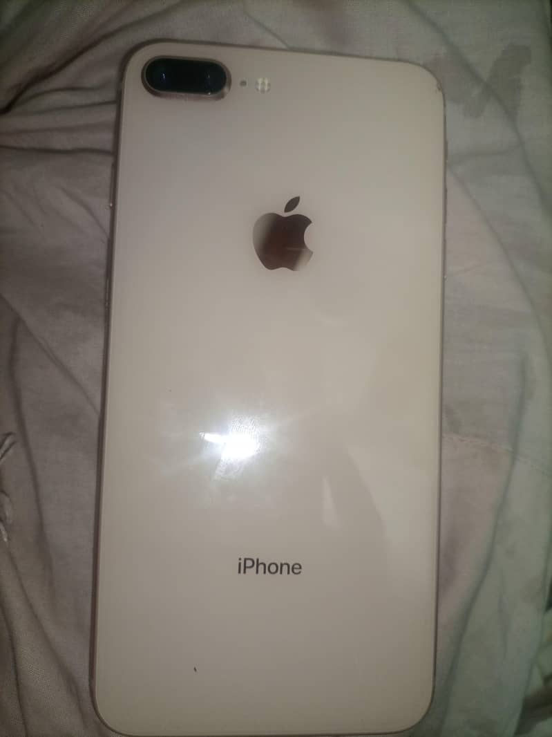 Apple iPhone 8 Plus 3