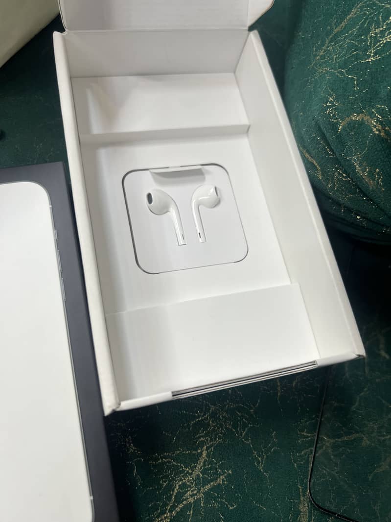 Apple iPhone 13 Pro Max 4
