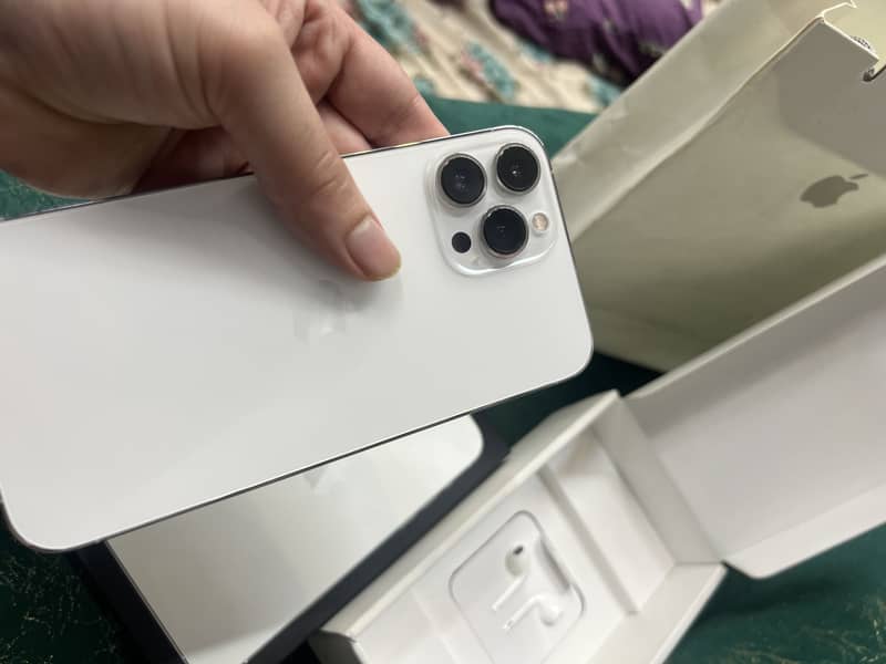 Apple iPhone 13 Pro Max 6