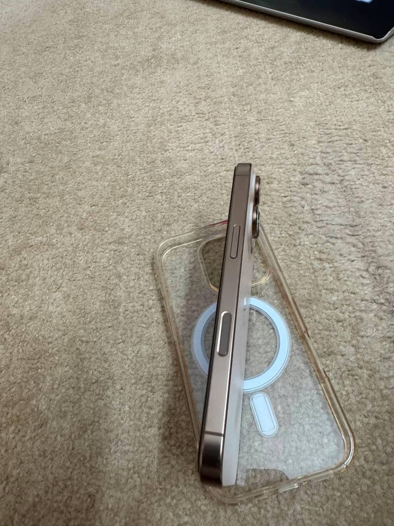 Apple iPhone 16 Pro 1