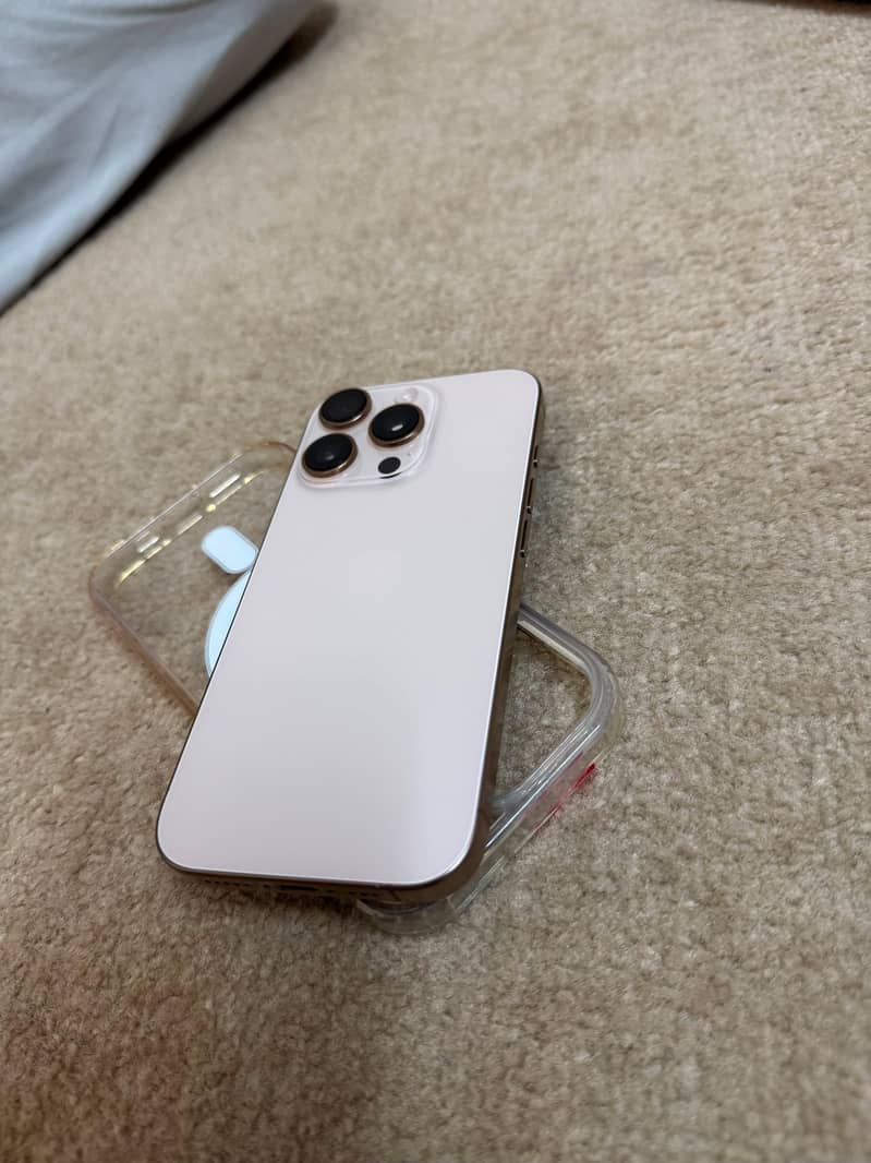 Apple iPhone 16 Pro 4