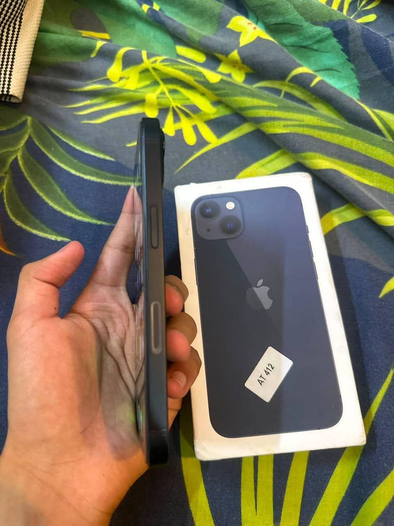 Apple iPhone 13 2