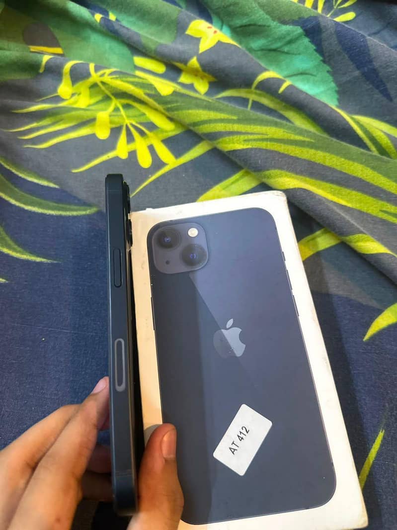 Apple iPhone 13 4