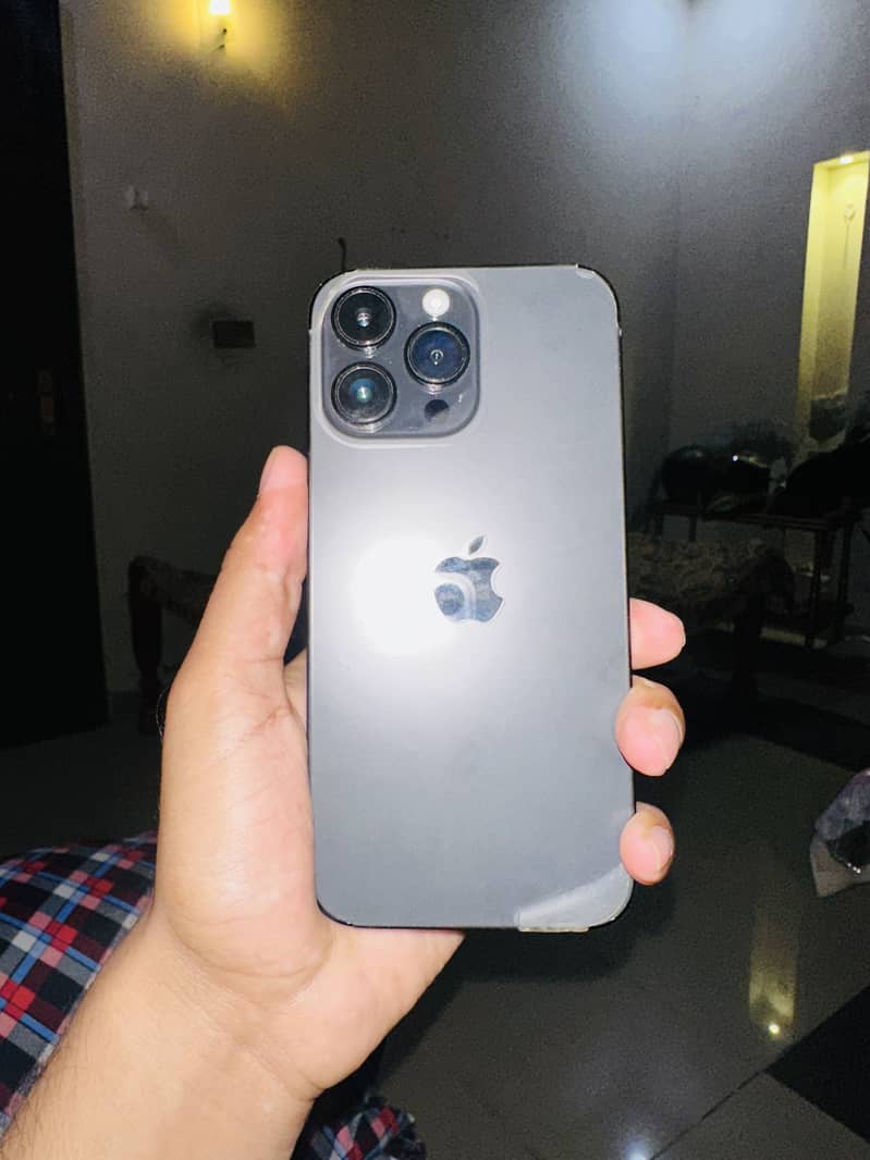 Apple iPhone 14 Pro Max 1