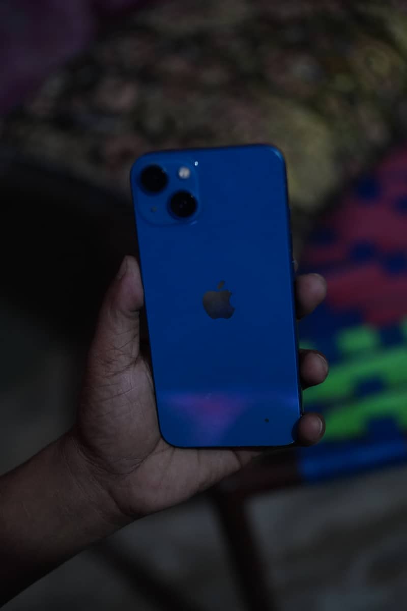 Apple iPhone 13 2