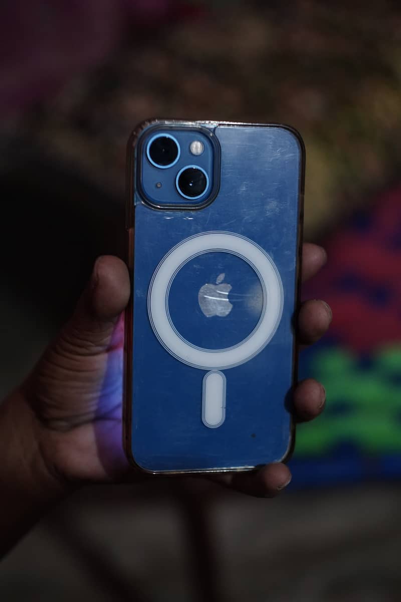 Apple iPhone 13 5