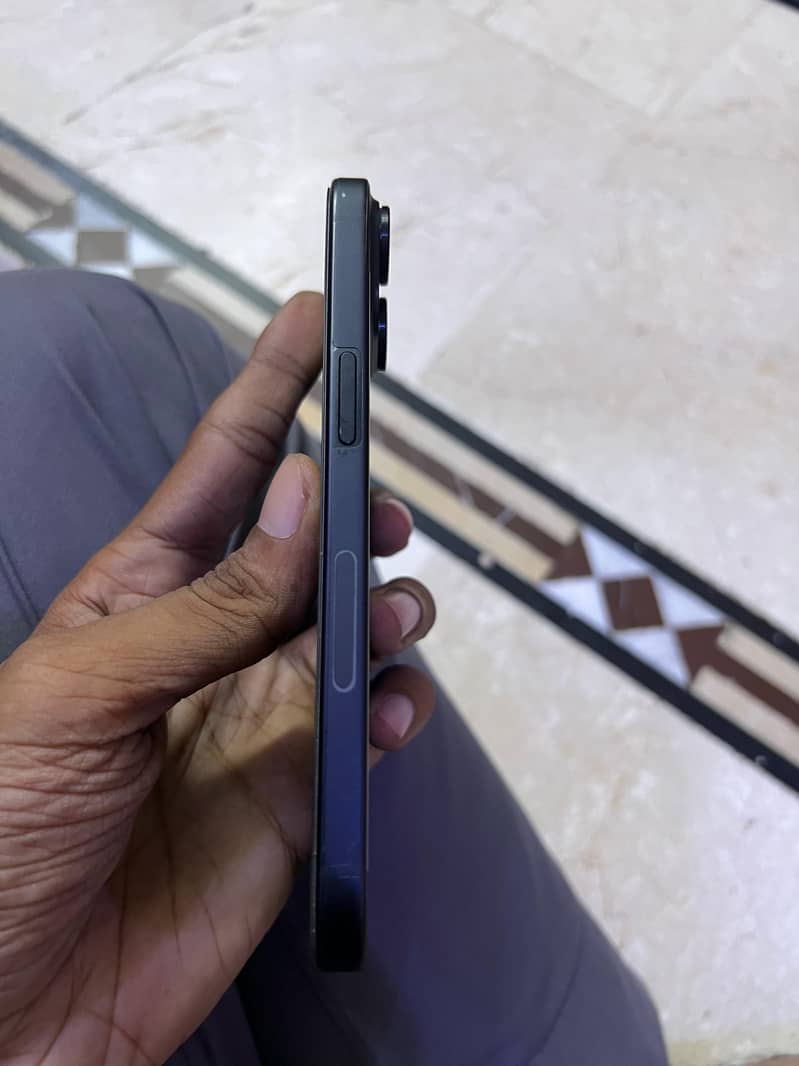 iPhone 15 2