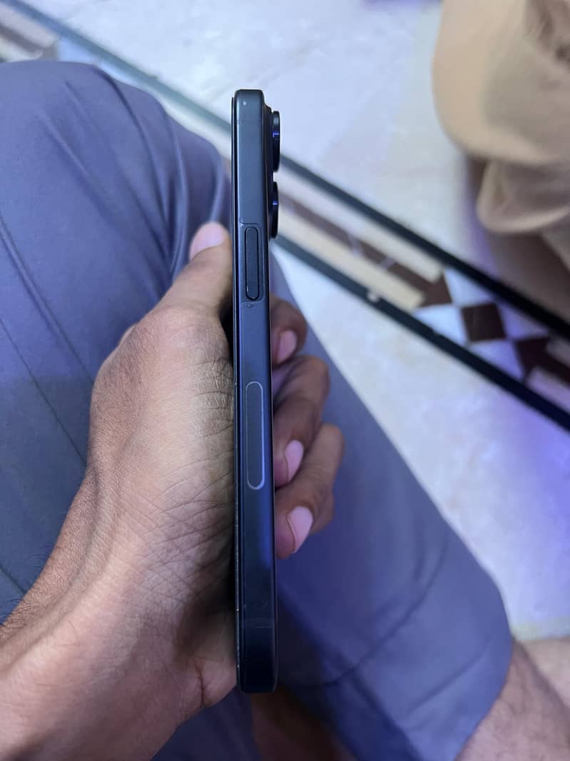 iPhone 15 5