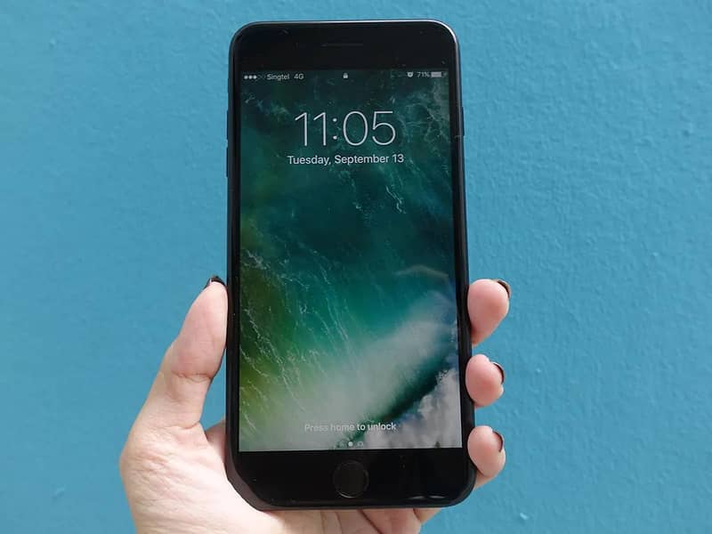 Apple iPhone 7 Plus 0