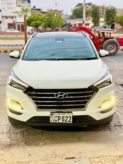 Hyundai Tucson AWD 1st owner. total original paint.