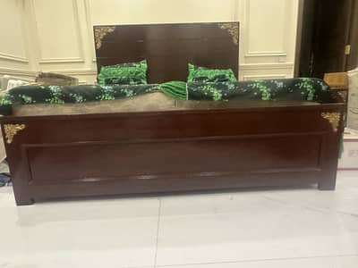 King size bed with 1 tv base, 2 side tables and matress