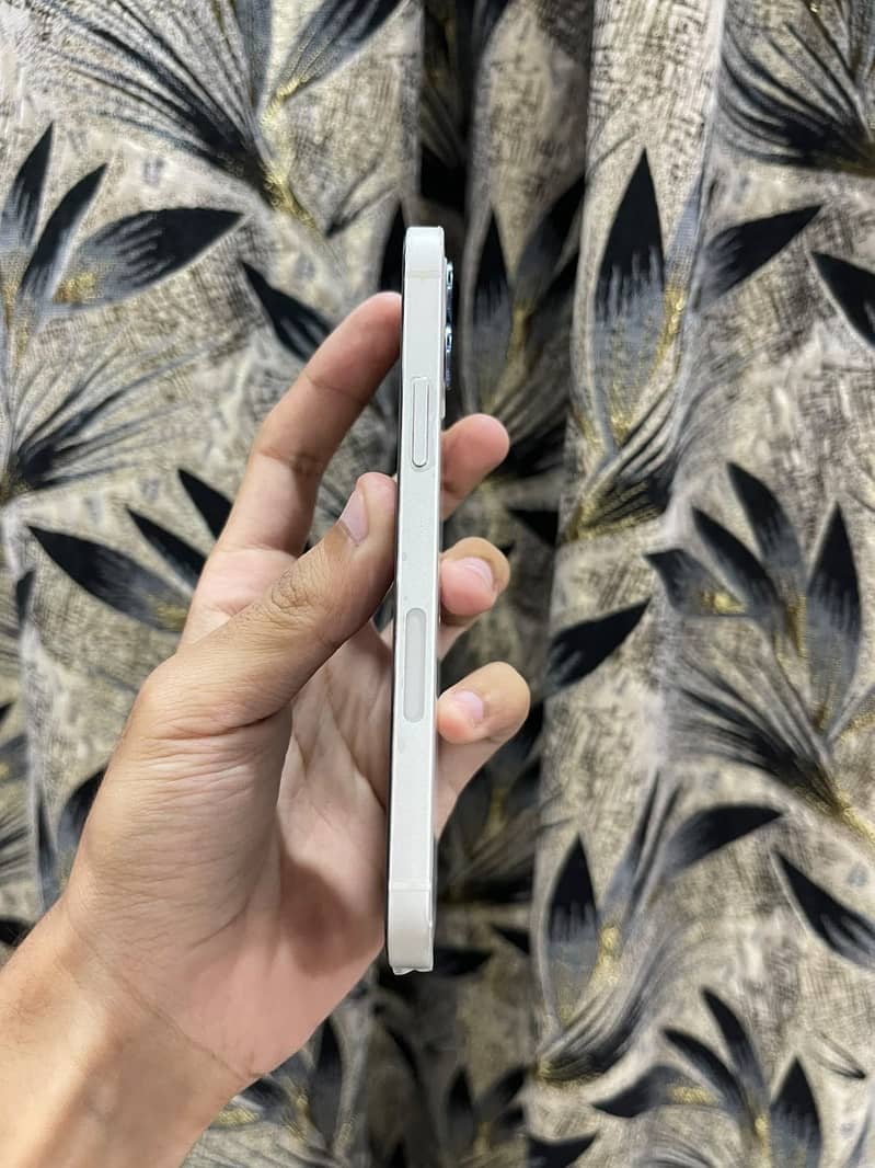 Apple iPhone 12 1