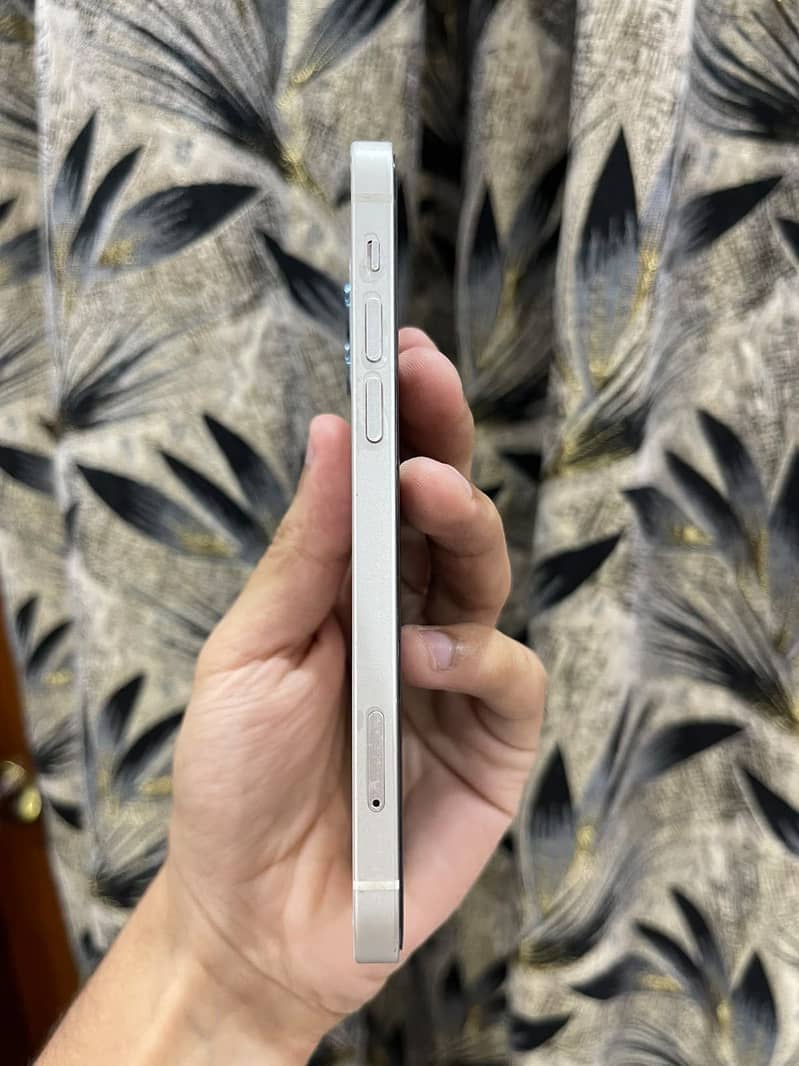 Apple iPhone 12 2