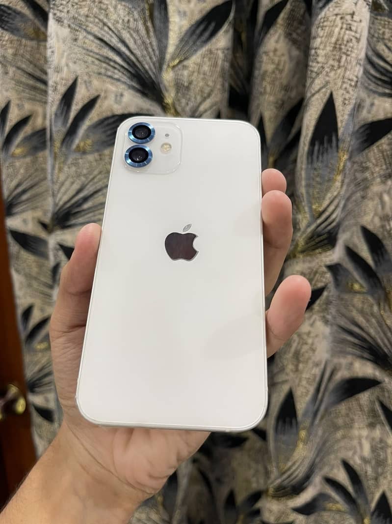 Apple iPhone 12 6