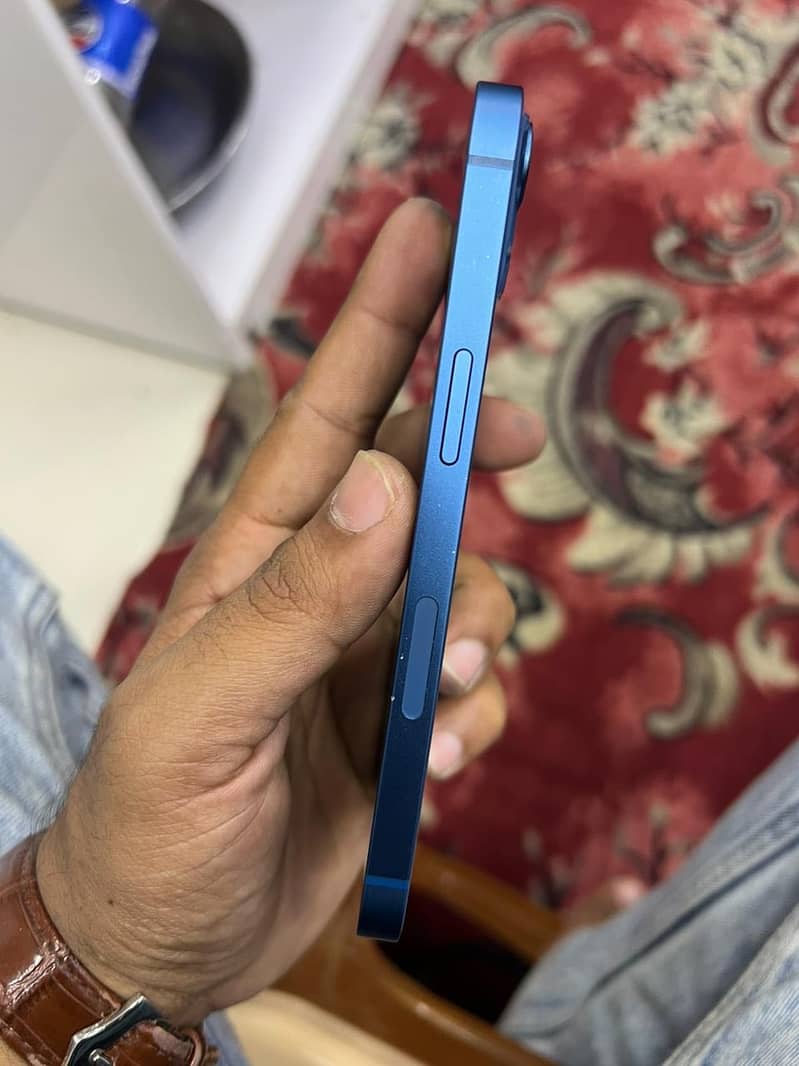 Apple iPhone 13 3