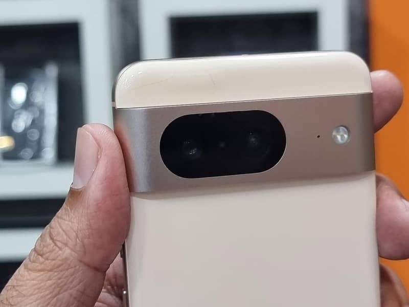 Google Pixel 8 2