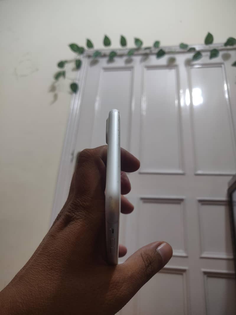 Apple iPhone 7 Plus 4