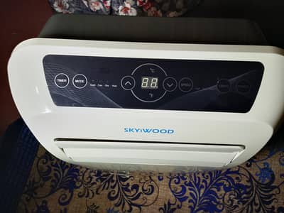 Skywood 1 Ton Portable AC – SKP-1224HWB – good 306333Condition