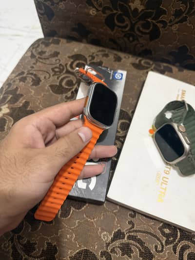 Hiwatch and CT9 Ultra dono ikathi sale krni hain