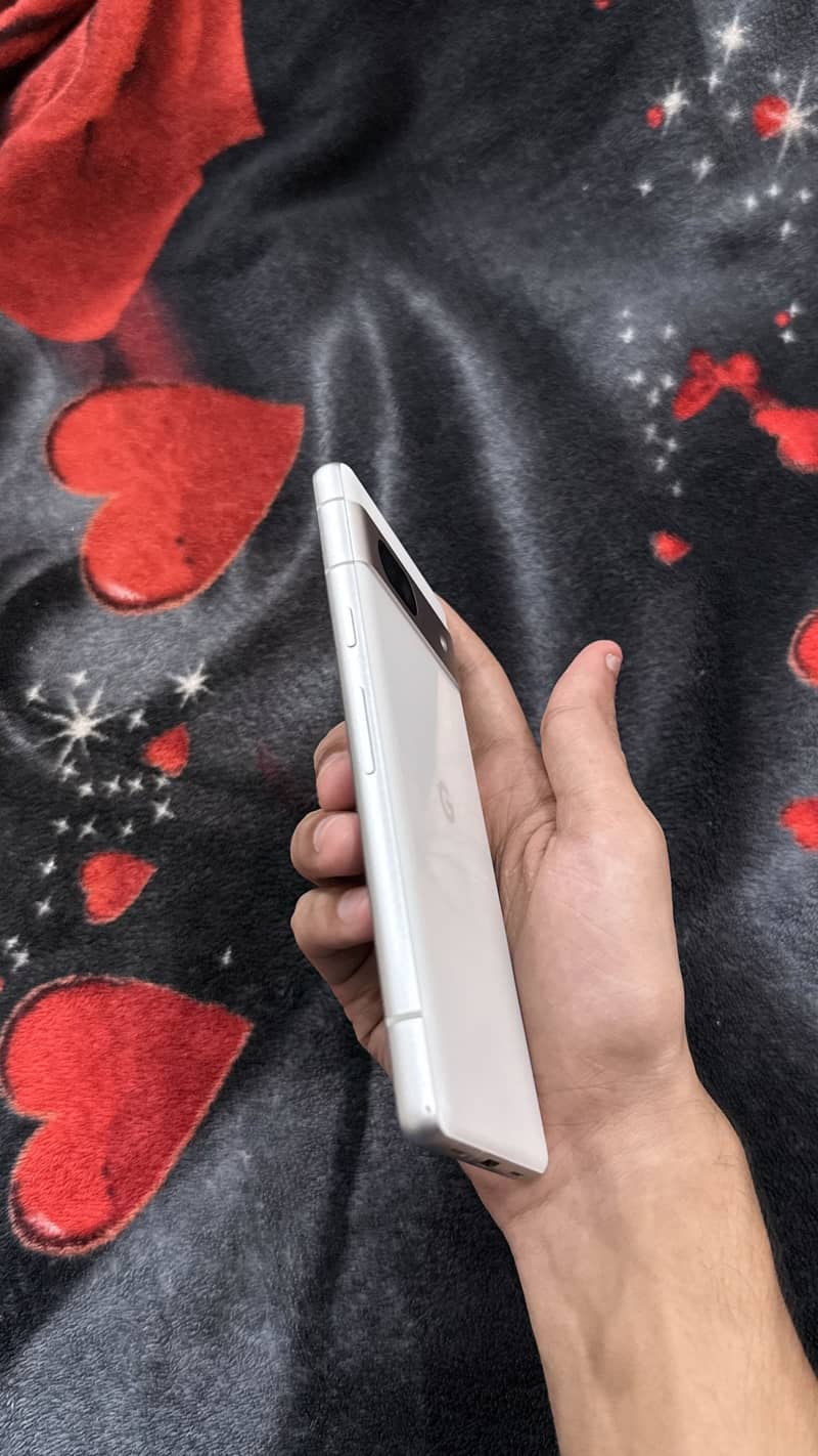 Google Pixel 7a 2