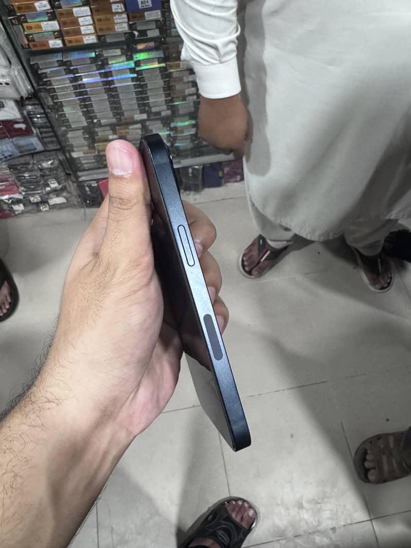 Apple iPhone 13 1