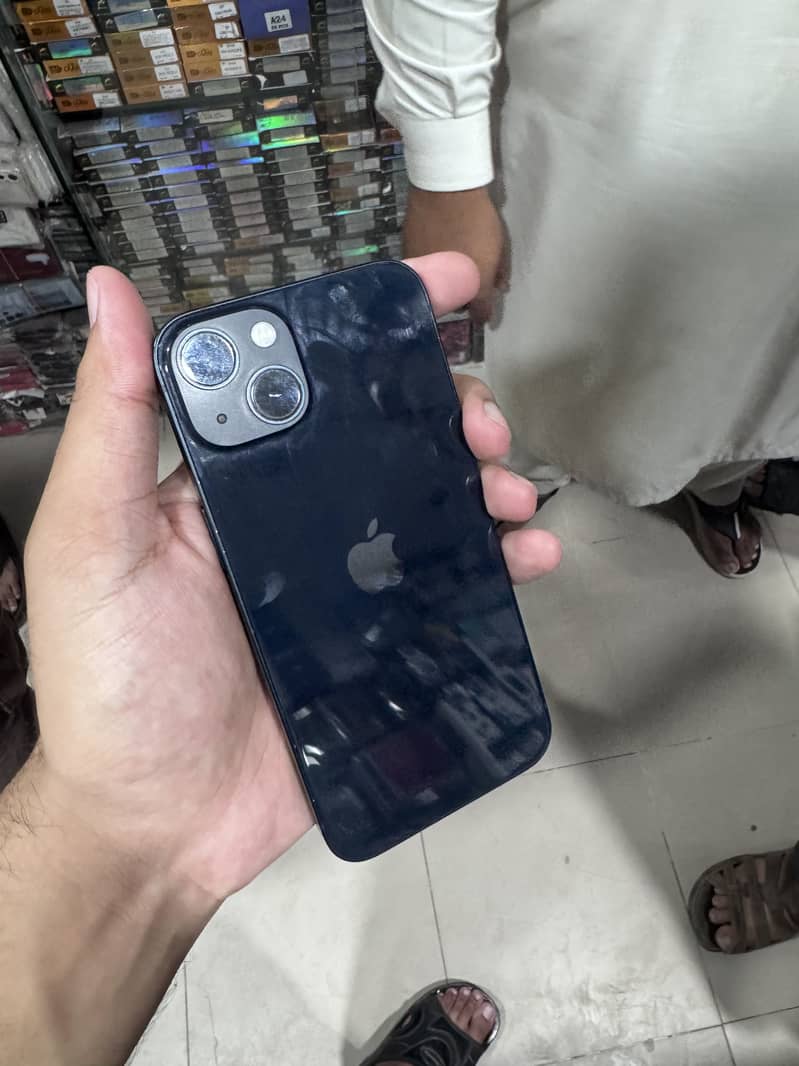Apple iPhone 13 5