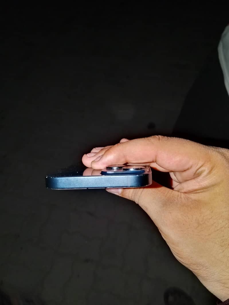 Apple iPhone 14 3