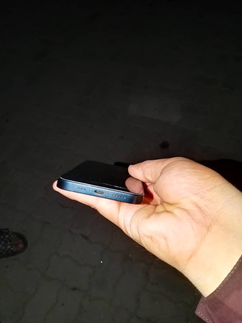 Apple iPhone 14 4
