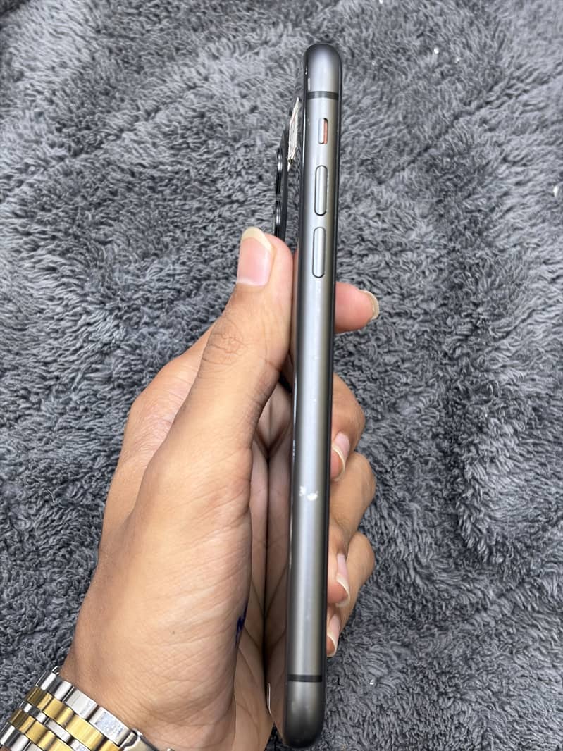 Apple iPhone 11 5