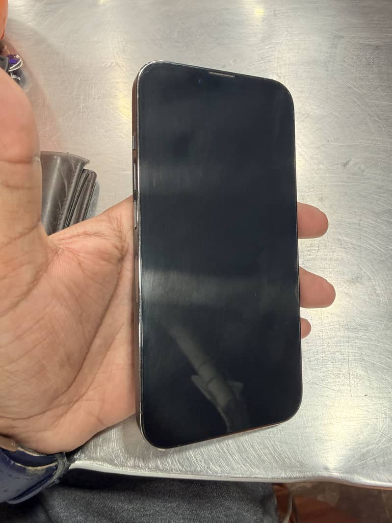 Apple iPhone 13 Pro 4