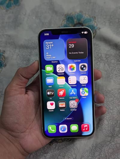 Apple iPhone 12
