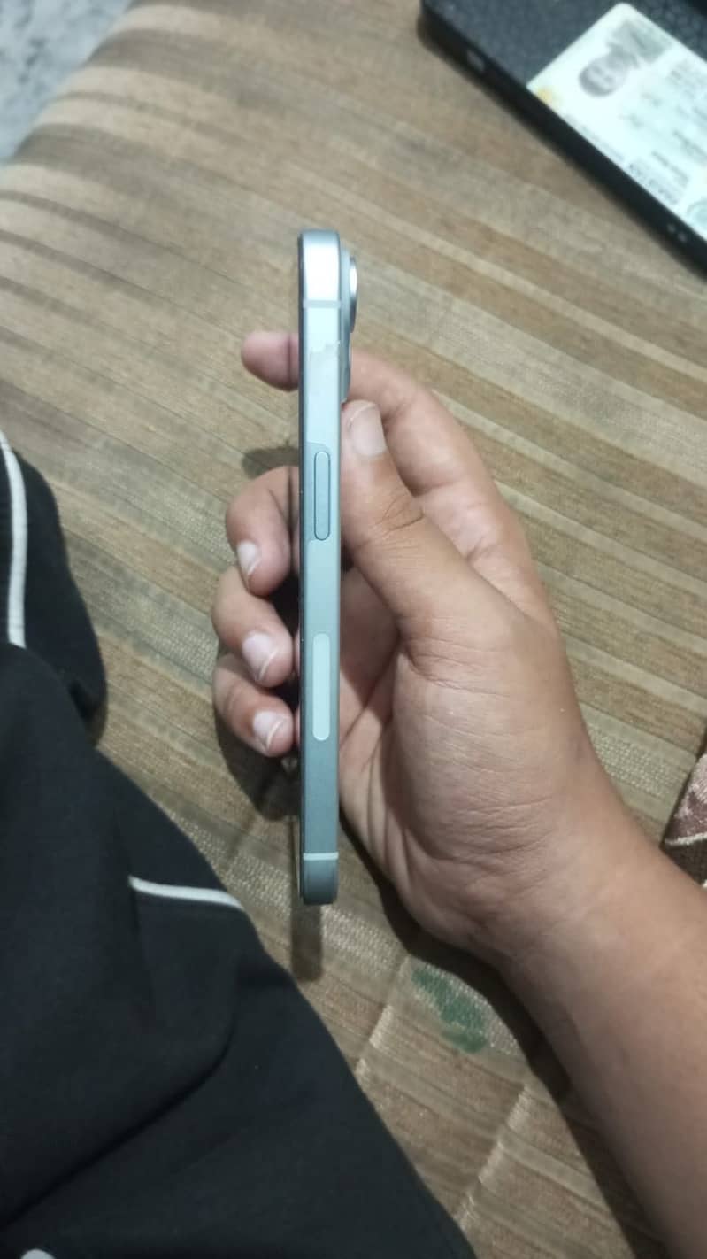 Apple iPhone 15 2