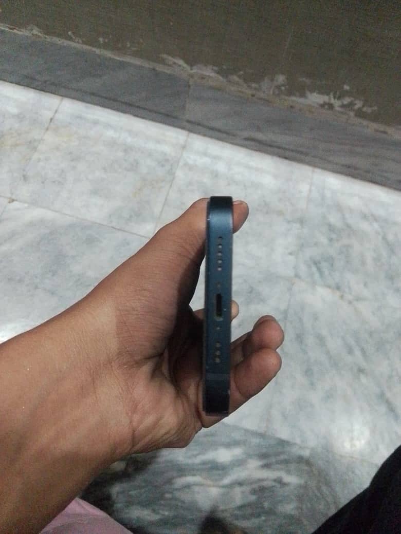 Apple iPhone 13 1