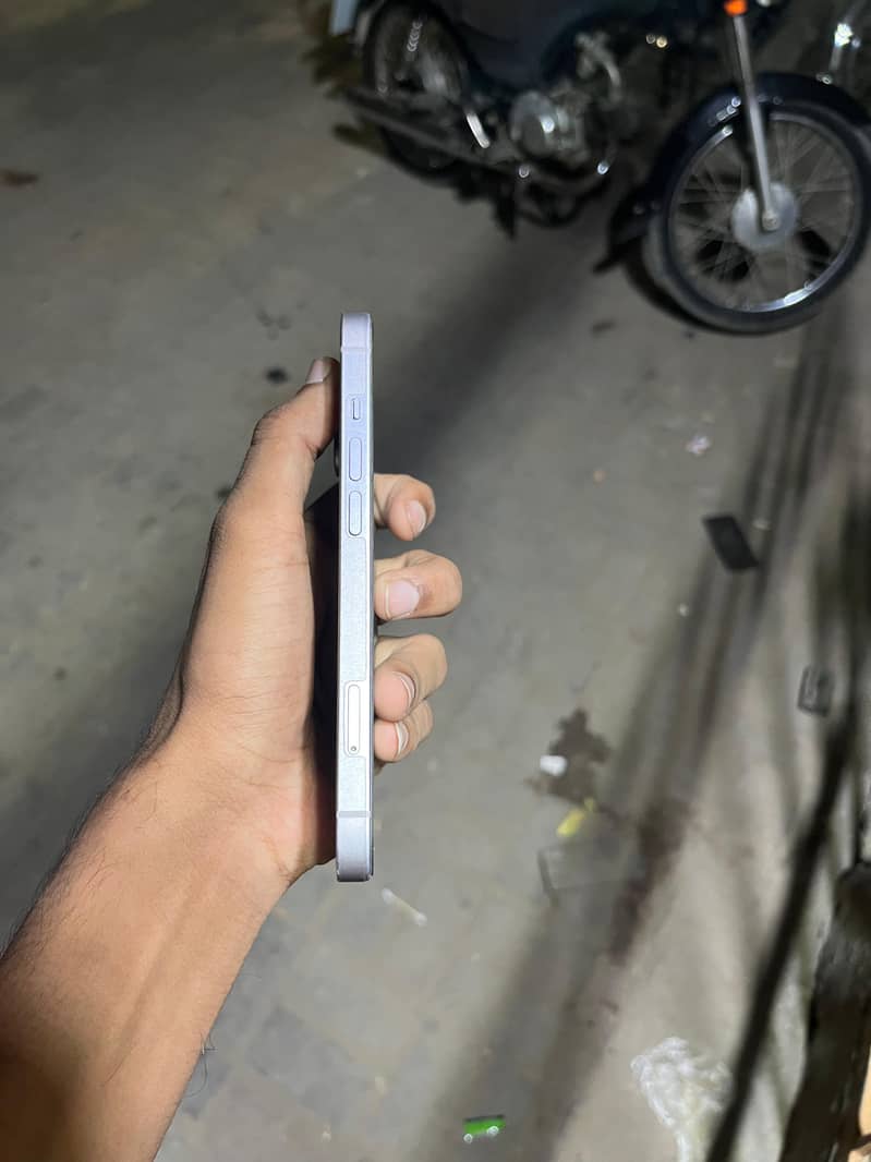 Apple iPhone 14 1