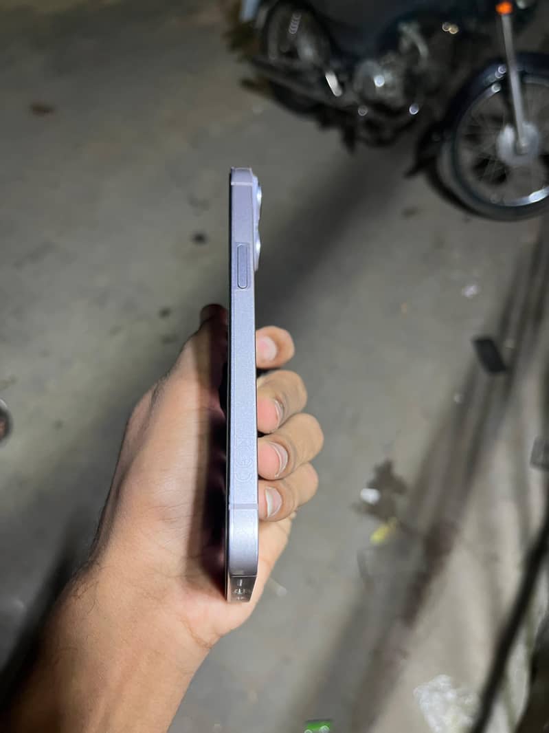Apple iPhone 14 2