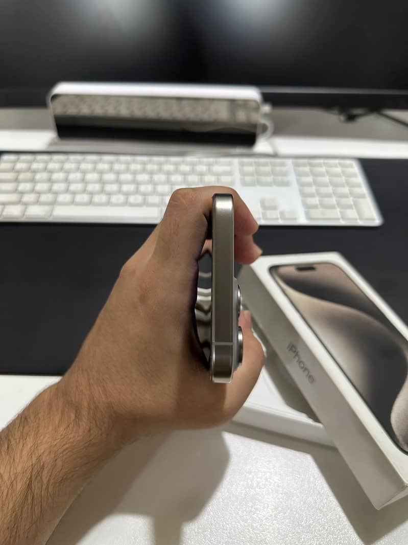 Apple iPhone 15 Pro Max 3