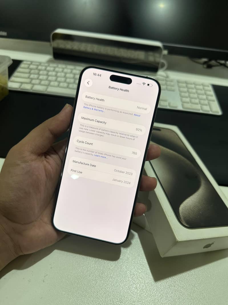 Apple iPhone 15 Pro Max 4