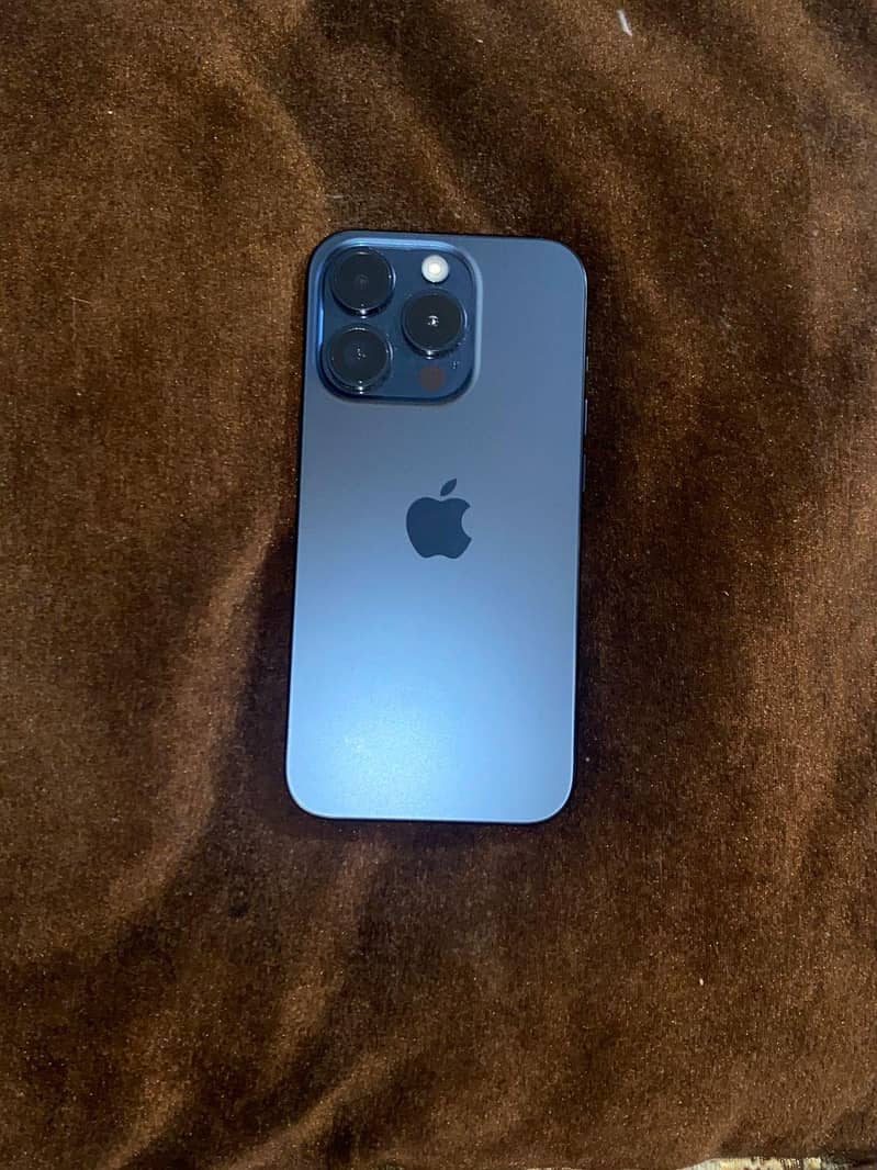 Apple iPhone 15 Pro 0
