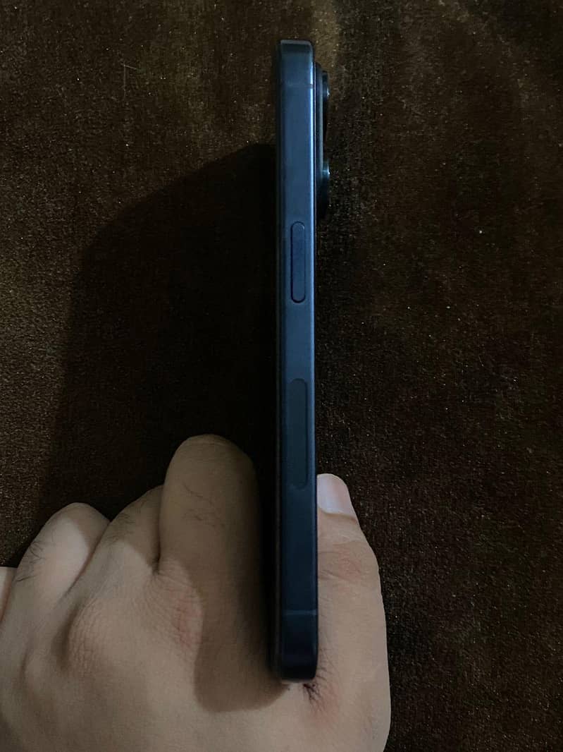 Apple iPhone 15 Pro 1