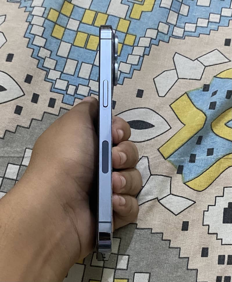 Apple iPhone 13 Pro 3