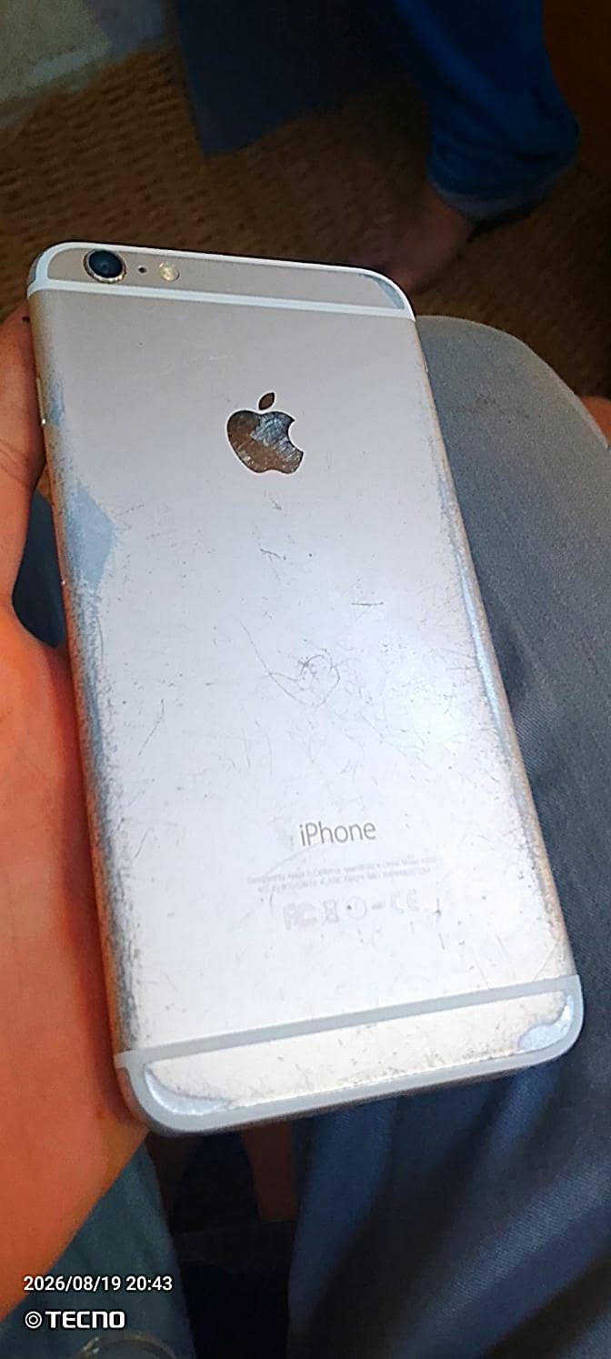 Apple iPhone 6 Plus 1