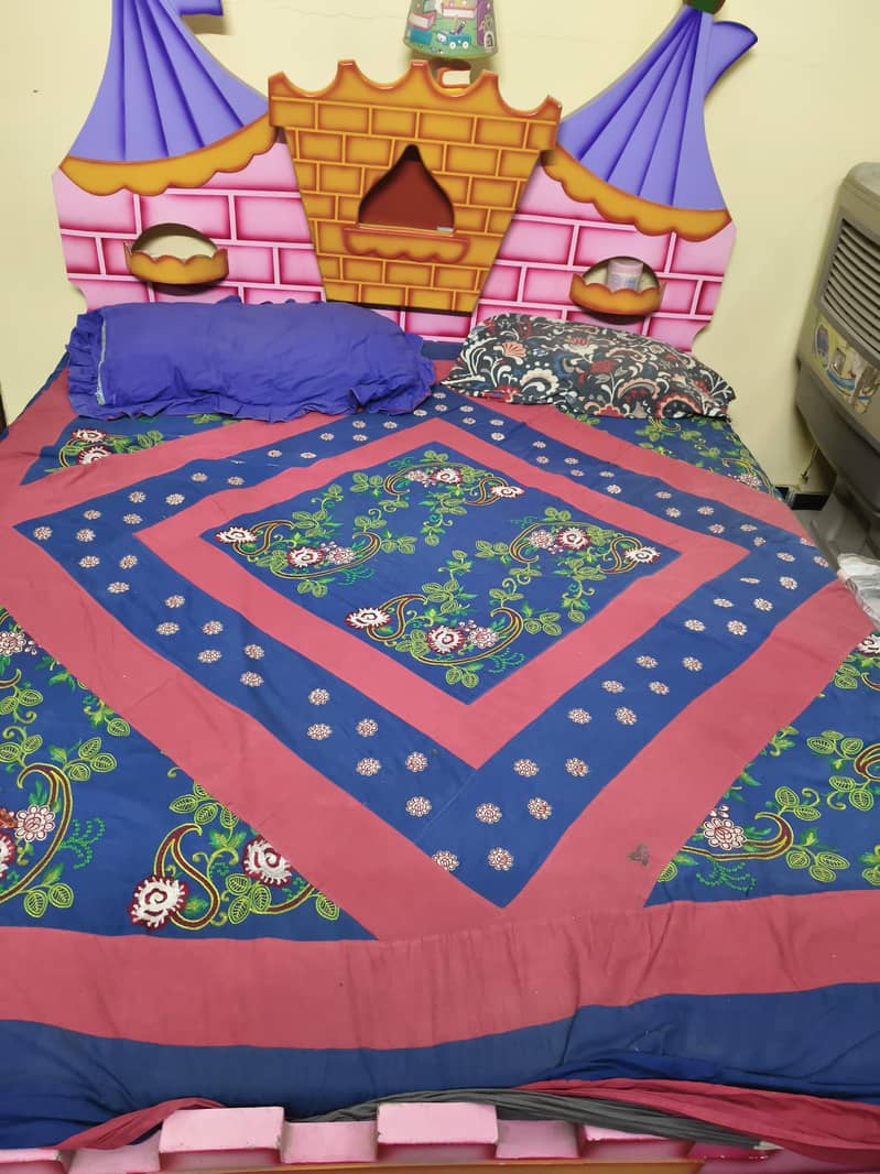 queen bed 2