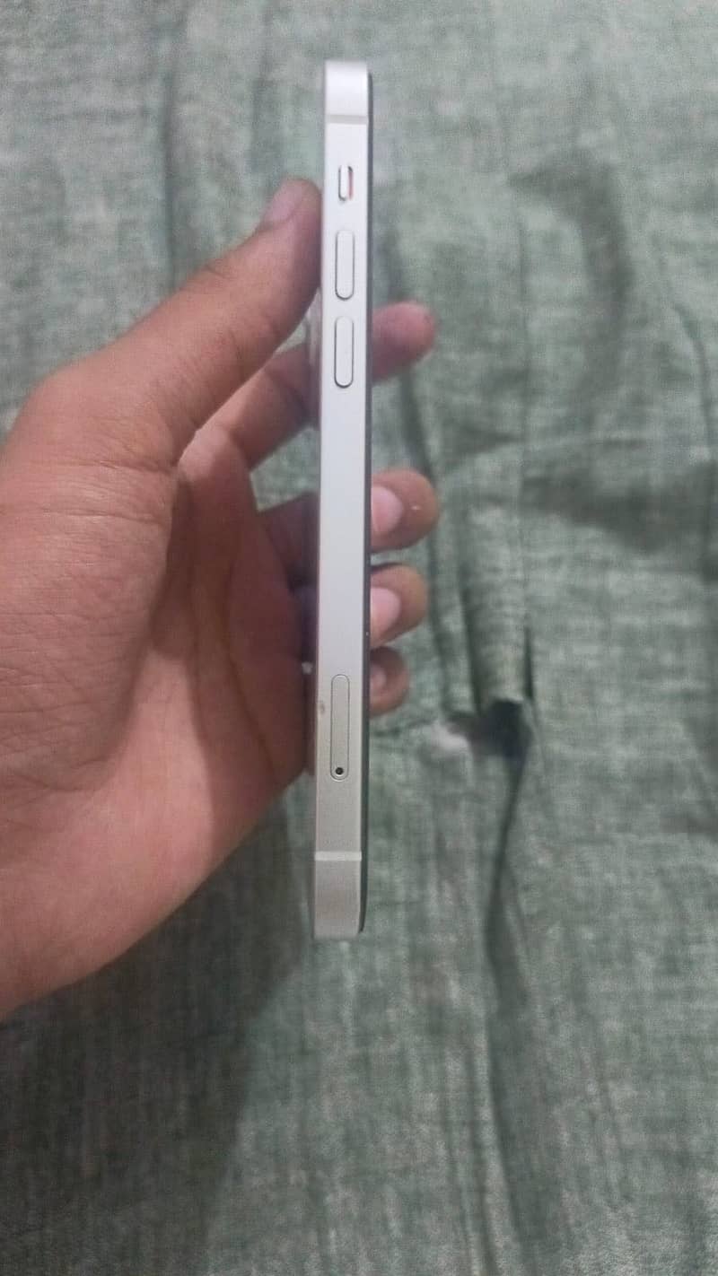 Apple iPhone 12 2