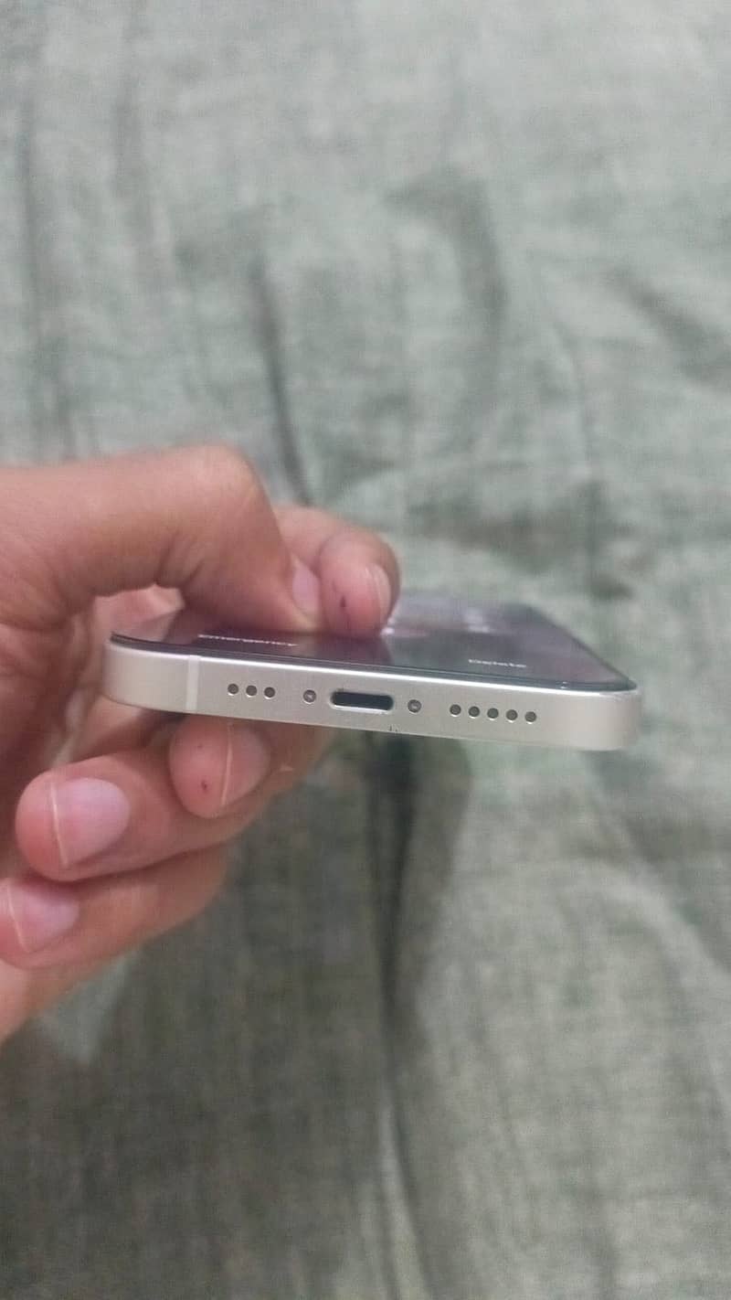 Apple iPhone 12 3
